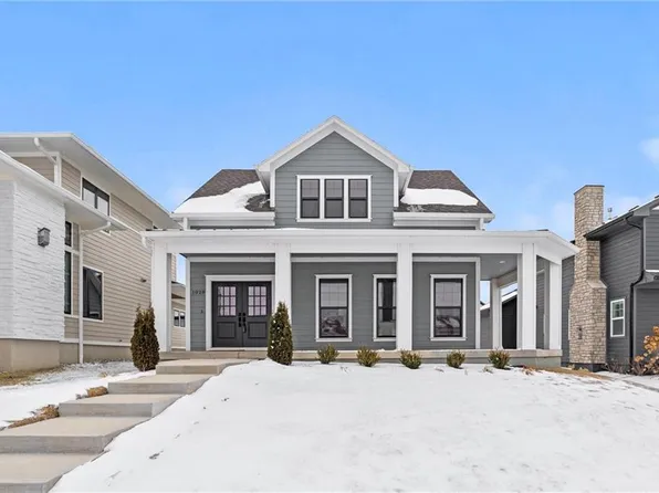 1029 SW Redbuck Cir, Lees Summit, MO 64081