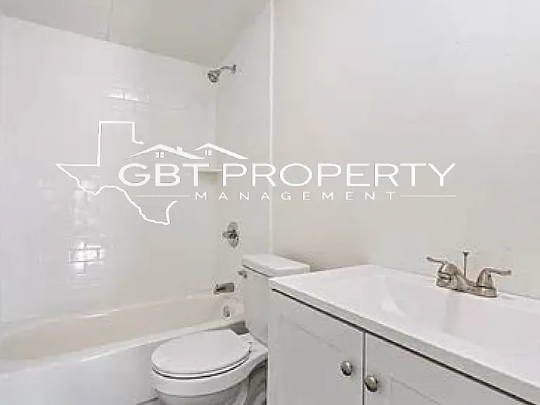 1615 Crockett St — Photo 5