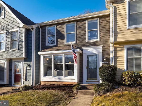 1538 Twisted Oak Dr, Reston, VA 20194