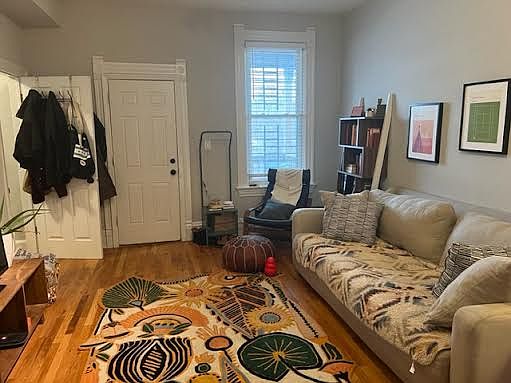 1st image of 847 N Winchester Ave APT 2F