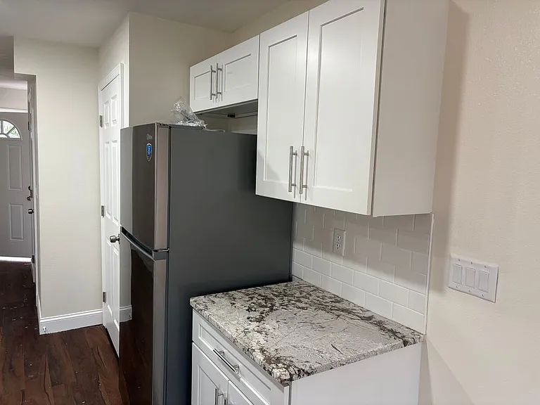 1702 W Granfield Ave — Photo 7