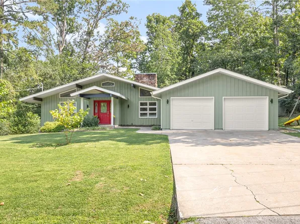 8 Grisham Dr, Bella Vista, AR 72715