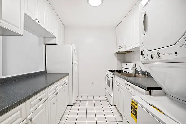 Rented by Douglas Elliman | media 18