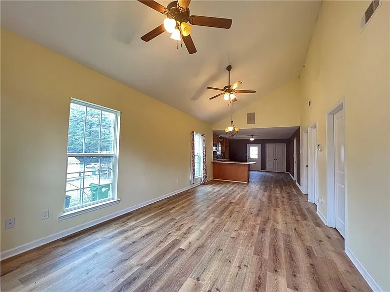 1333 Nash Rd NW — Photo 2