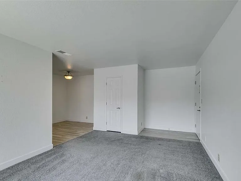 5260 River Glen Dr #268 — Photo 10