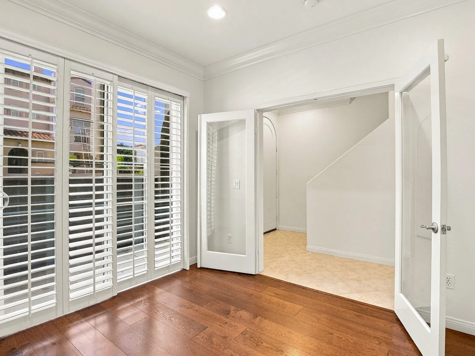 3 bed, 2.5 bath, 1389 sqft, $3,800 — Photo 4
