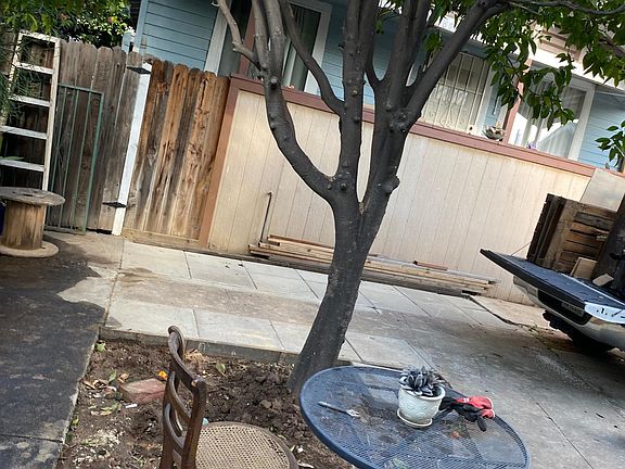 3rd image of 2539 Malabar St