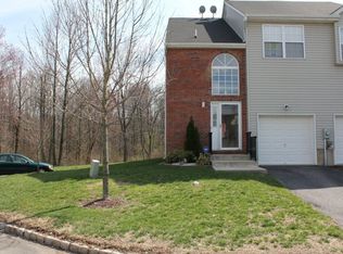 111 Violet Ln, Ewing, NJ 08638