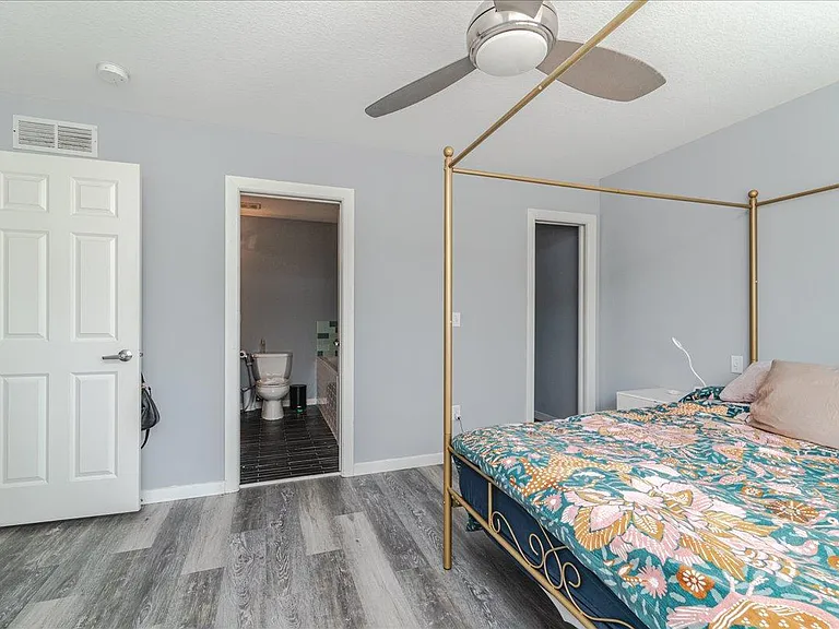 1440 Marshall St NE — Photo 10
