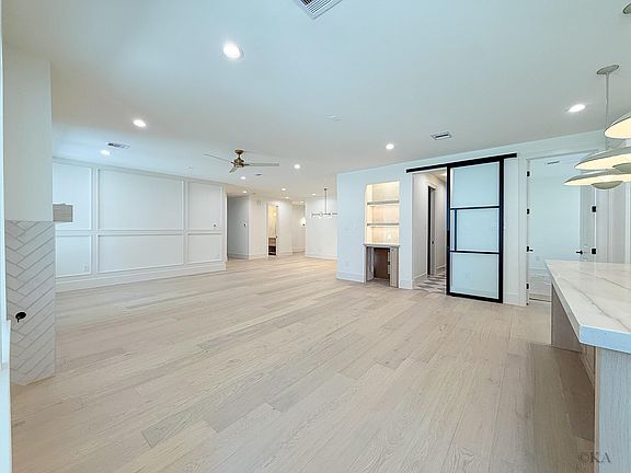 4th image of 10422 Timberoak Dr