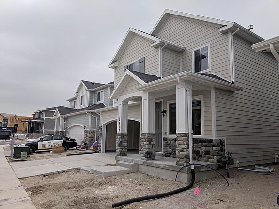 3rd image of 15312 Drumbeat Ln