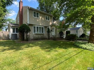 199 Crescent St, Closter, NJ 07624