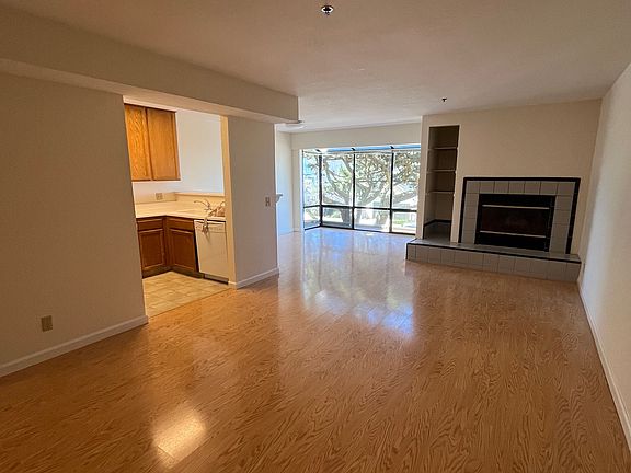 2nd image of 541 Monterey Rd #1