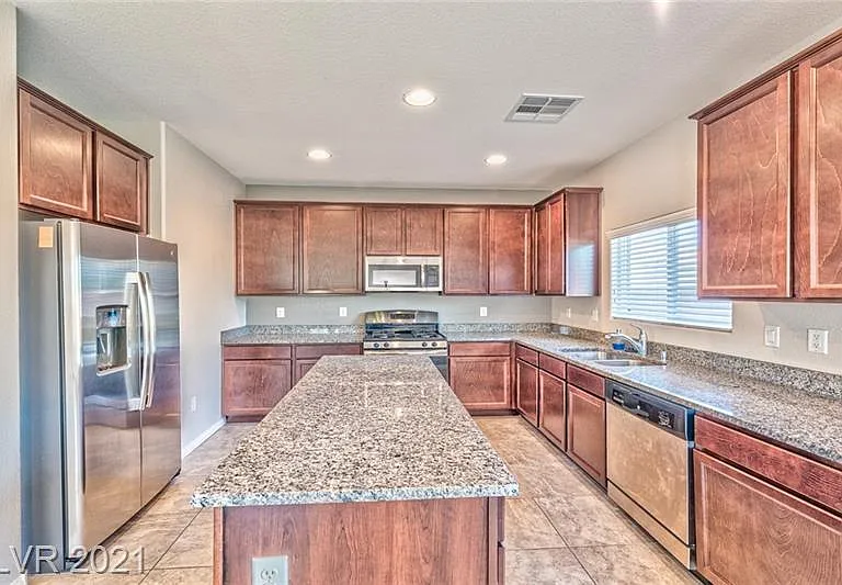 8888 Lake Myers Ct — Photo 4