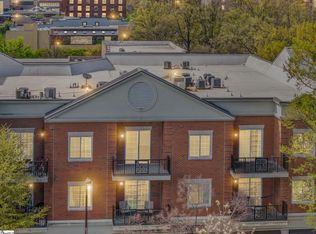 10 E Washington St APT 3G, Greenville, SC 29601