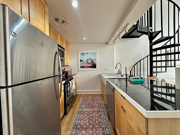 5th image of 214 Franklin St APT 303