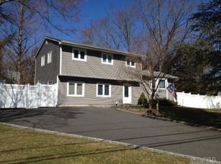 3 Charter Ave, Dix Hills, NY 11746