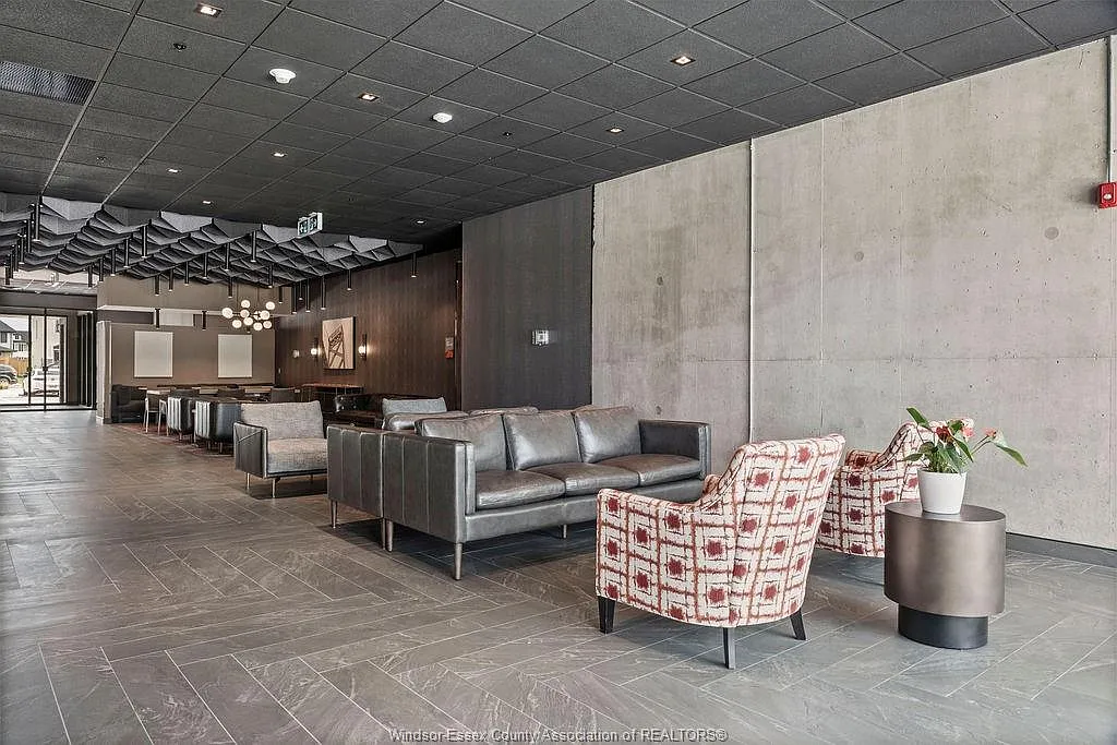 1 bed, 666 sqft, $2,135 — Photo 3