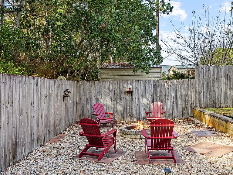 8551 Wilburn Cv — Photo 41