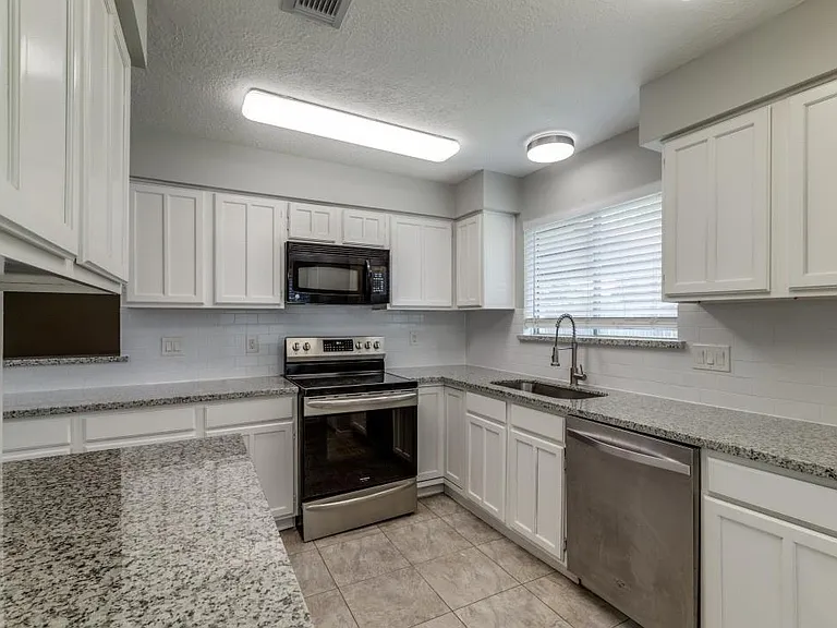 7218 Ridgeberry Dr — Photo 16