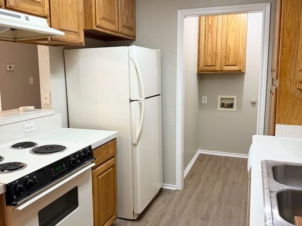 712-716 Stribling Cir