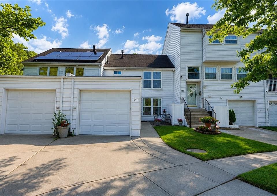 1st image of 331 Hampton Grn
