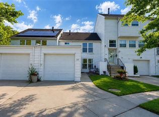 331 Hampton Grn, Staten Island, NY 10312