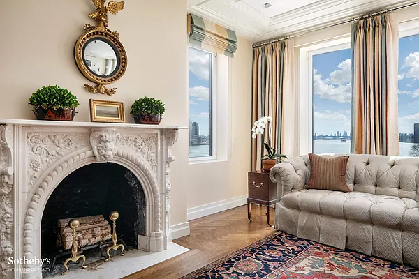 Sold by Sotheby's International Realty | media 11