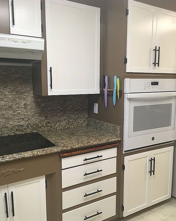 1st image of 390 Zinfandel Dr