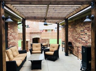 900 Regal Rd, Yukon, OK 73099