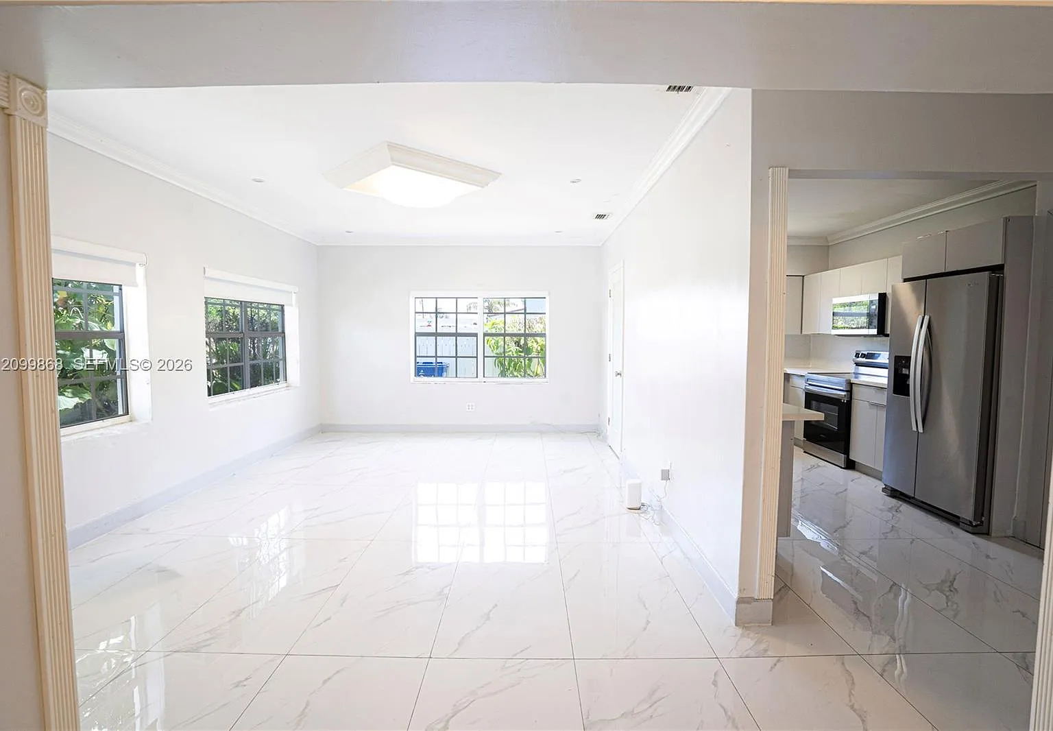 16990 NE 5th Ct — Photo 3