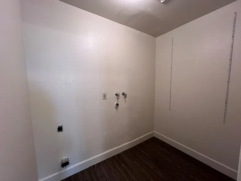 7531 Deltawind Dr — Photo 17