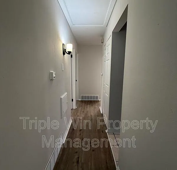 10805 Landseer Dr — Photo 17