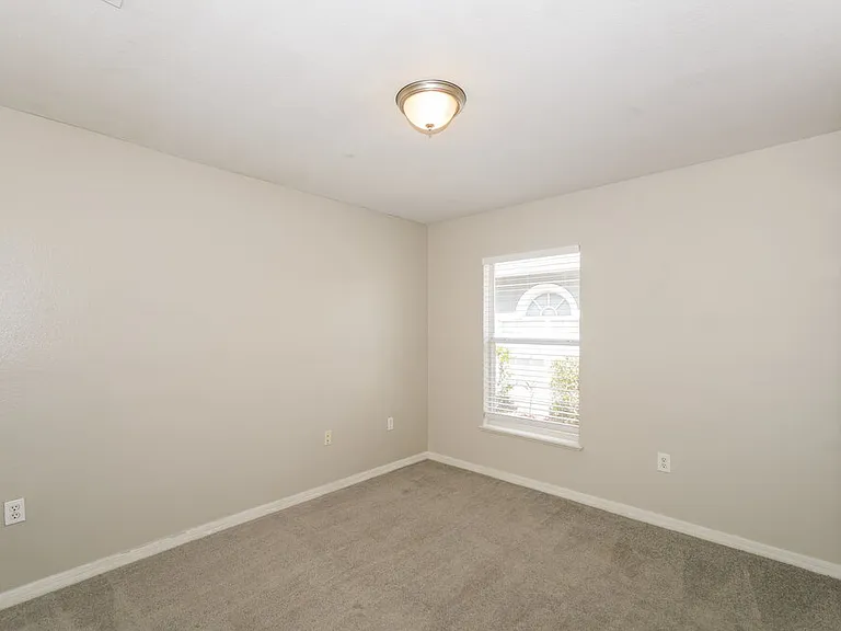 17026 Ongar Ct — Photo 13