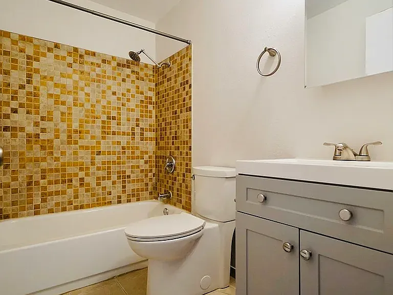615 W Bennett St #1 — Photo 14