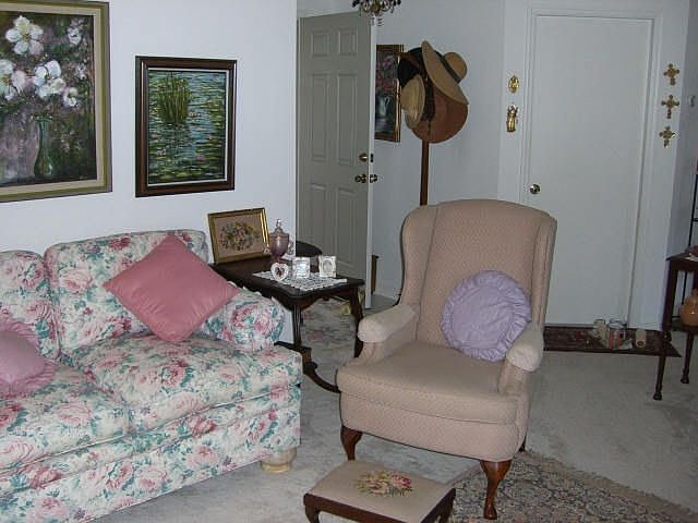 1st image of 8346 102nd Ave