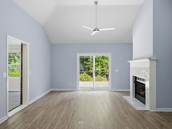 3rd image of 161 Golden Pond Ct