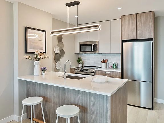 5th image of 1057 Atlantic Ave #317
