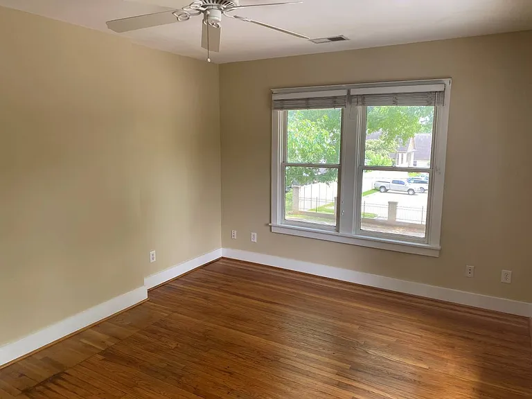 301 N Cedar St — Photo 12
