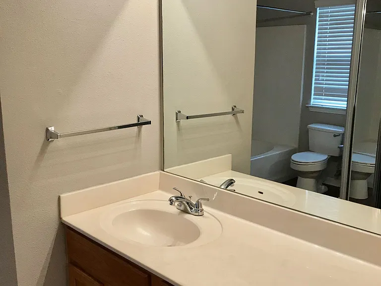 1917 Stratford Dr — Photo 13
