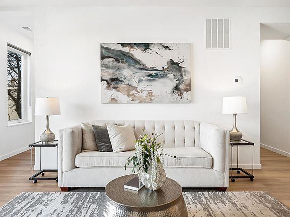 3rd image of 204 S Leavitt St #204