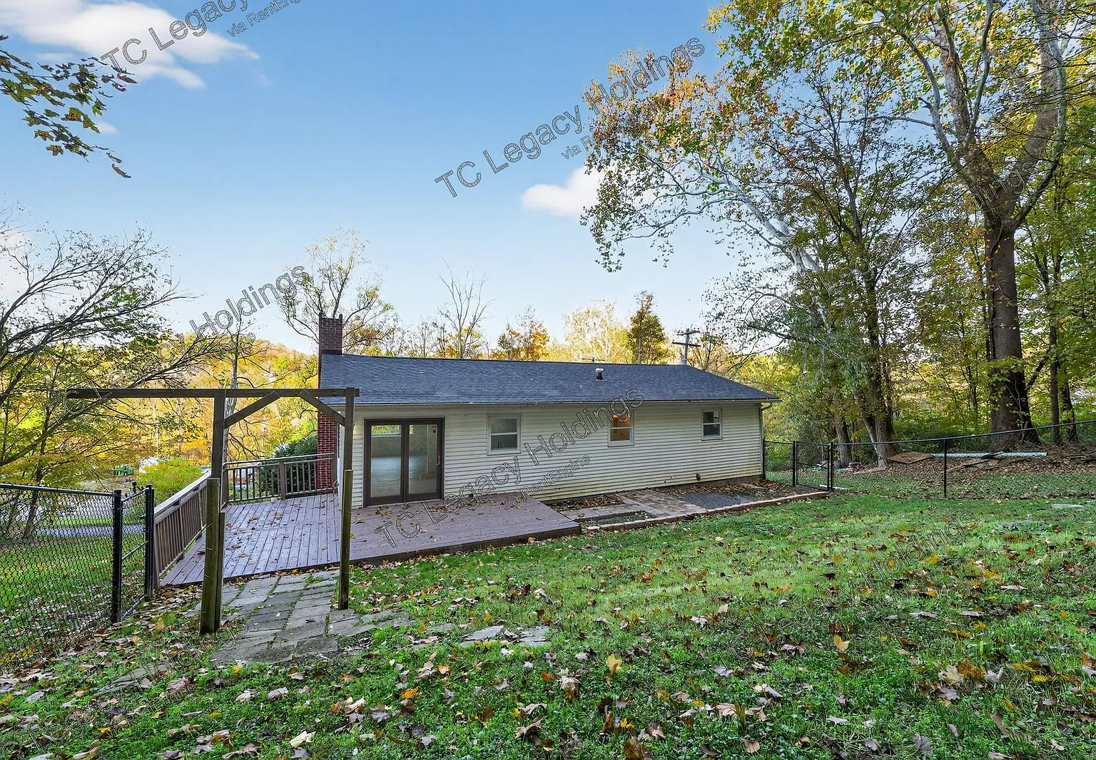 3 bed, 2.0 bath, 1226 sqft, $1,750 — Photo 3