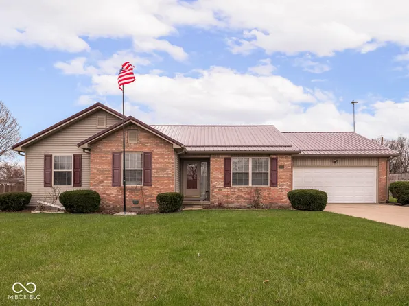 3622 W Starlight Dr, Connersville, IN 47331