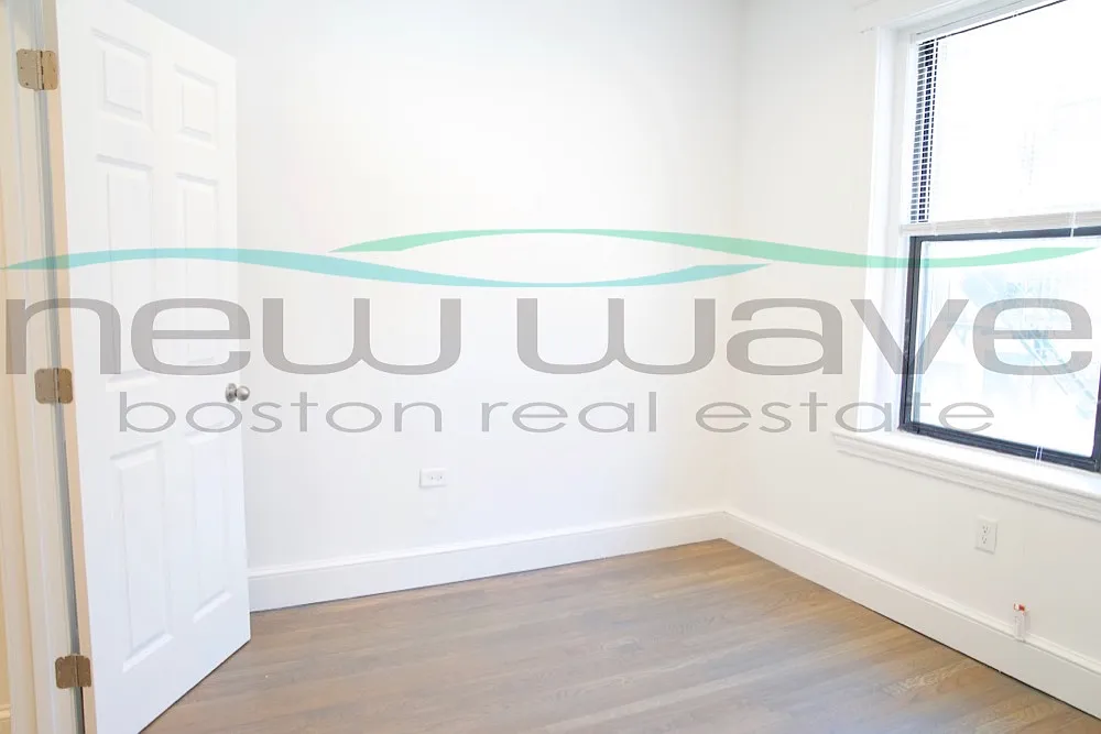 2 bed, 600 sqft, $3,800 — Photo 3