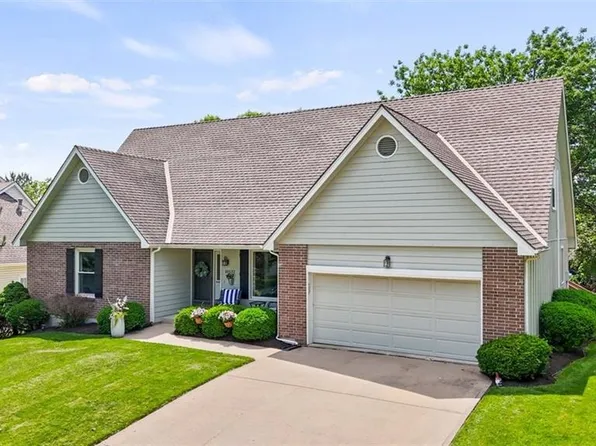 10532 Reeder St, Overland Park, KS 66214