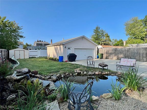 3rd image of 34045 Sylvia Dr