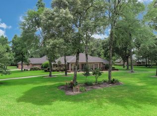 2 Oak Crest Cir, Magnolia, TX 77354