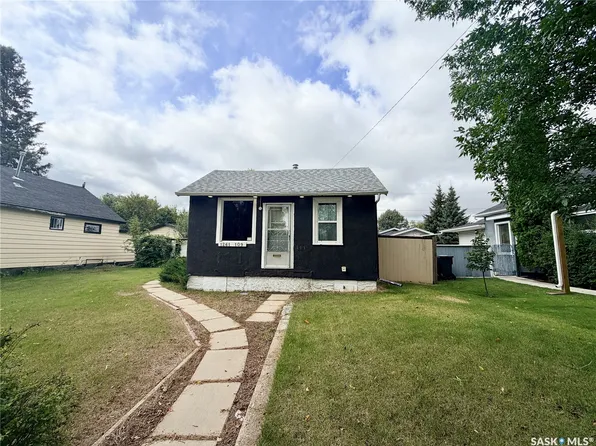 1261 109th Street, North Battleford, SK S9A 2E7