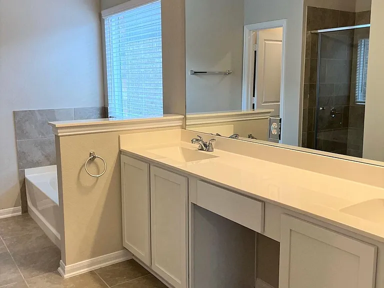 9223 Grand Western — Photo 11