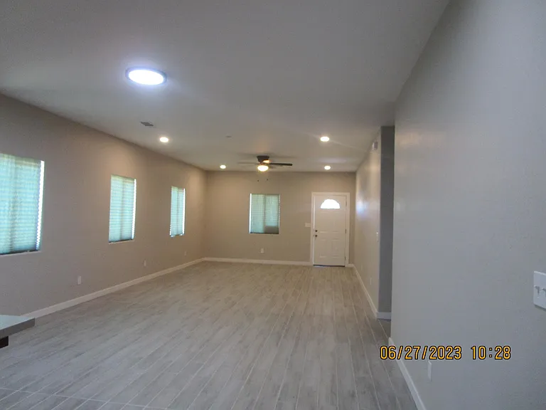3622 Anderson St — Photo 4